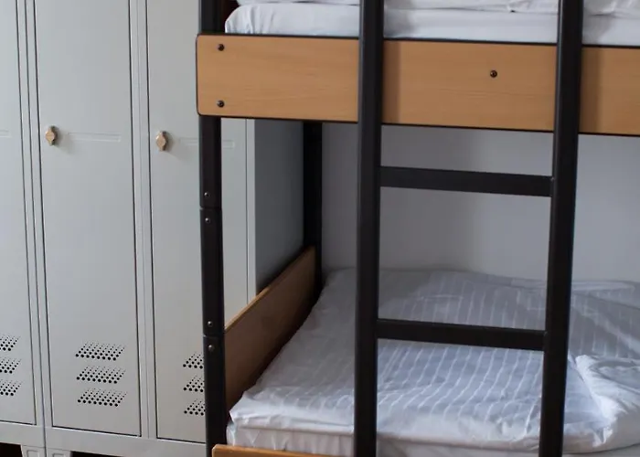 Hostel Monteurzimmer In Mitte Bei Hansezimmer *