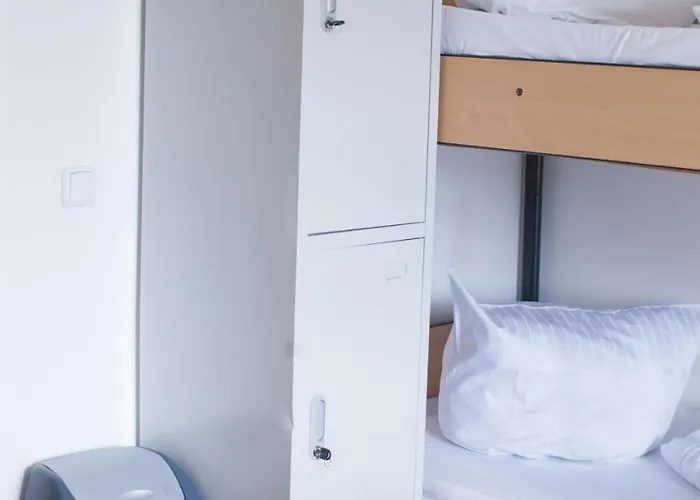 Hostel Monteurzimmer In Mitte Bei Hansezimmer *