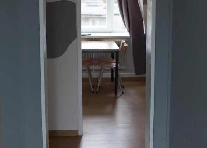 Hostel Monteurzimmer In Mitte Bei Hansezimmer *