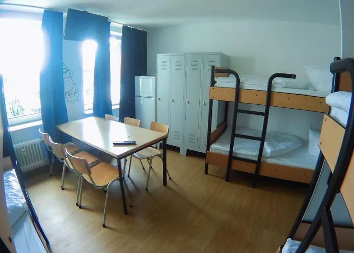 Hostel Monteurzimmer In Mitte Bei Hansezimmer *